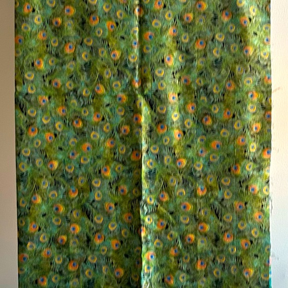 Vintage Peacocks Feather Black Green Blue Purple Shimmer Fabric Background - Picture 2 of 4